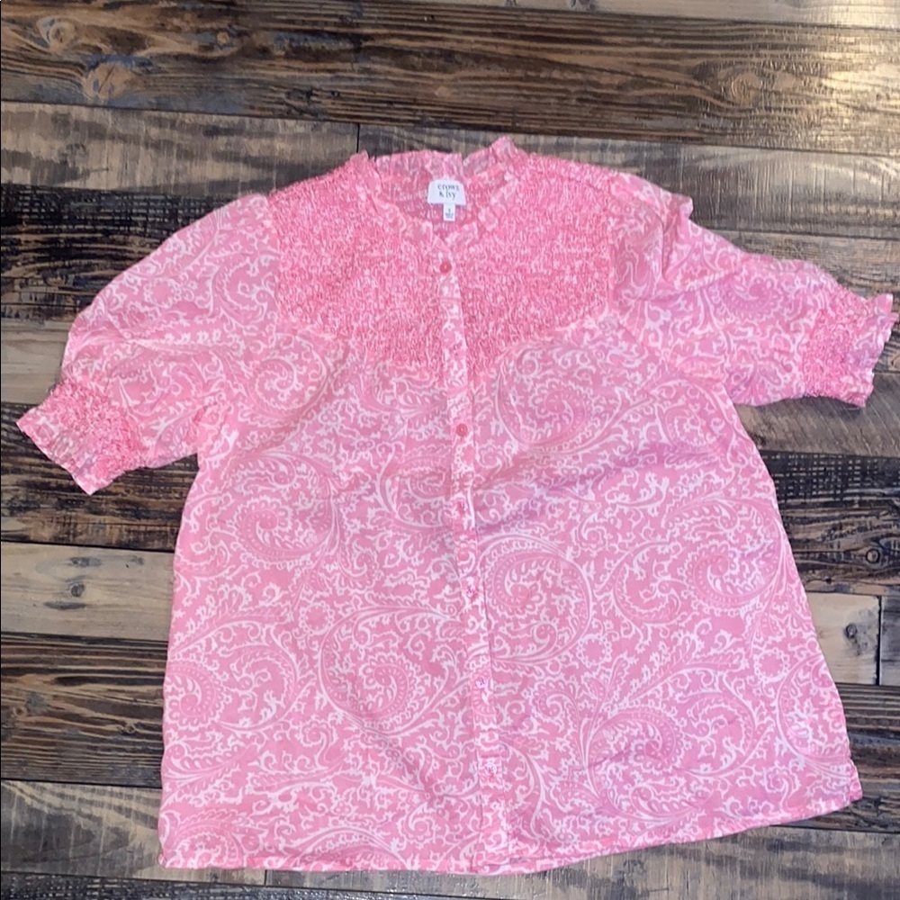Crown & Ivy pink button up with cute details size small